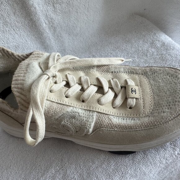 CHANEL WOMEN’S CC LOW-TOP SNEAKERS SUEDE AND KNIT FABRIC 42 - Picture 8 of 13